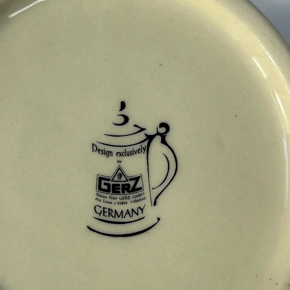 Lowenbrau‎ Munchen Beer Stein Ceramic Pewter Lid Germany